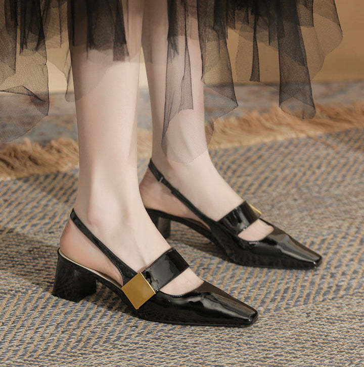 حذاء بكعب سميك مفتوح من الخلف مع لمسة معدنية – دارياكتي