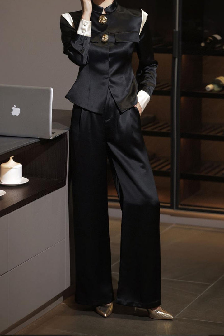 بدلة مصممة من الساتان بأكتاف منظمة – أوريليا