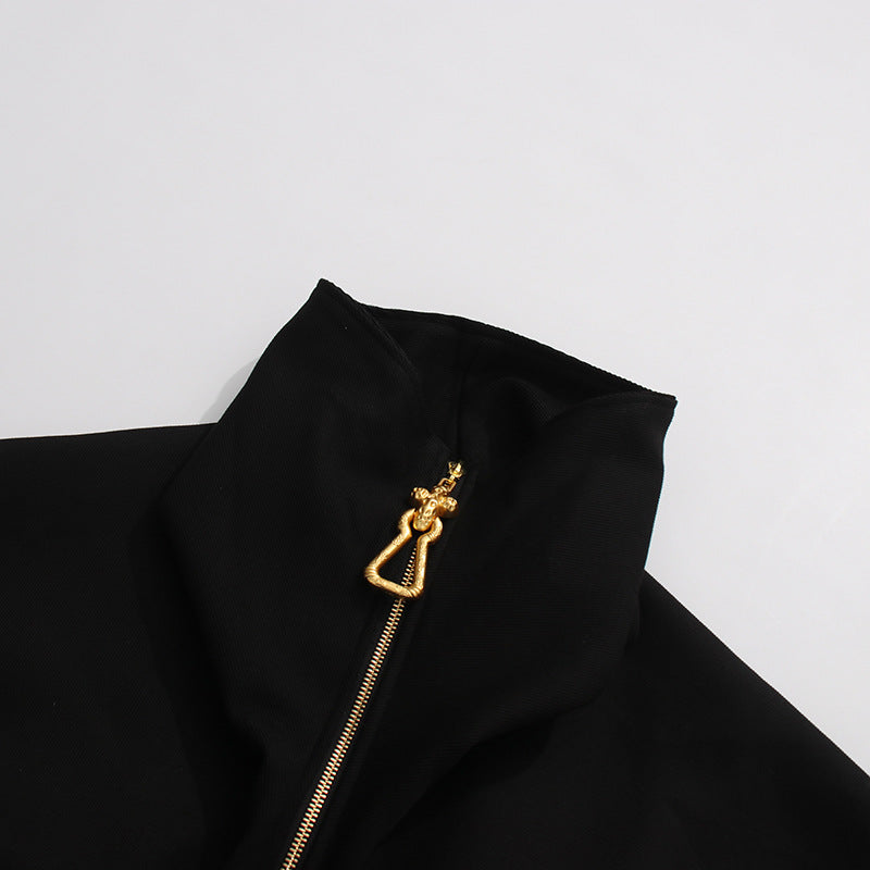 جاكيت بياقة عالية وسحاب أمامي مع حلية ذهبية - أوريا