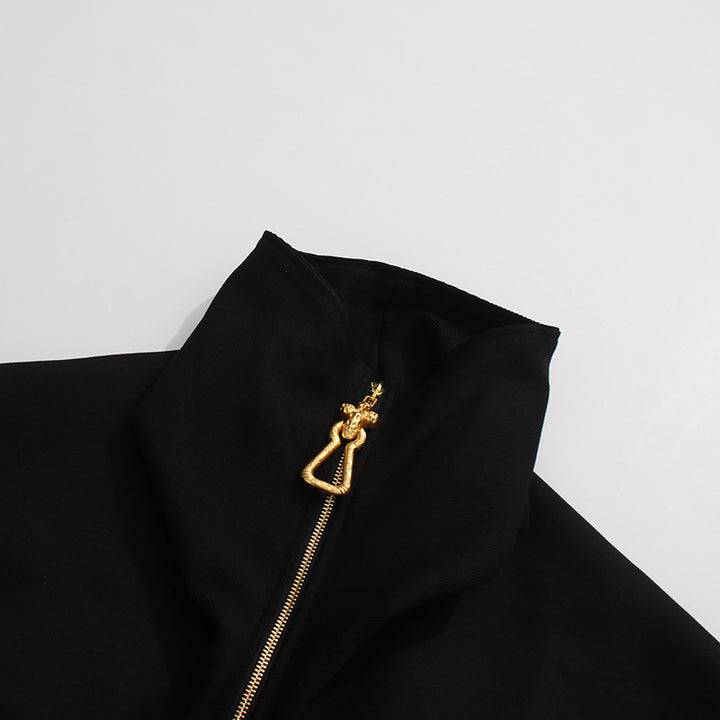 جاكيت بياقة عالية وسحاب أمامي مع حلية ذهبية - أوريا