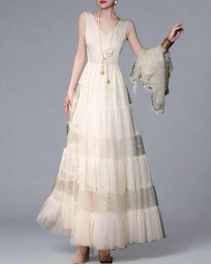 Kurzärmeliges Midikleid mit 3D-Blumenapplikationen - BLOOMIQ 