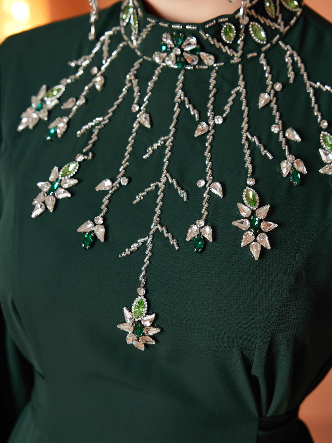 costume évasé sur mesure avec manches bouffantes en satin – VALENCIA 