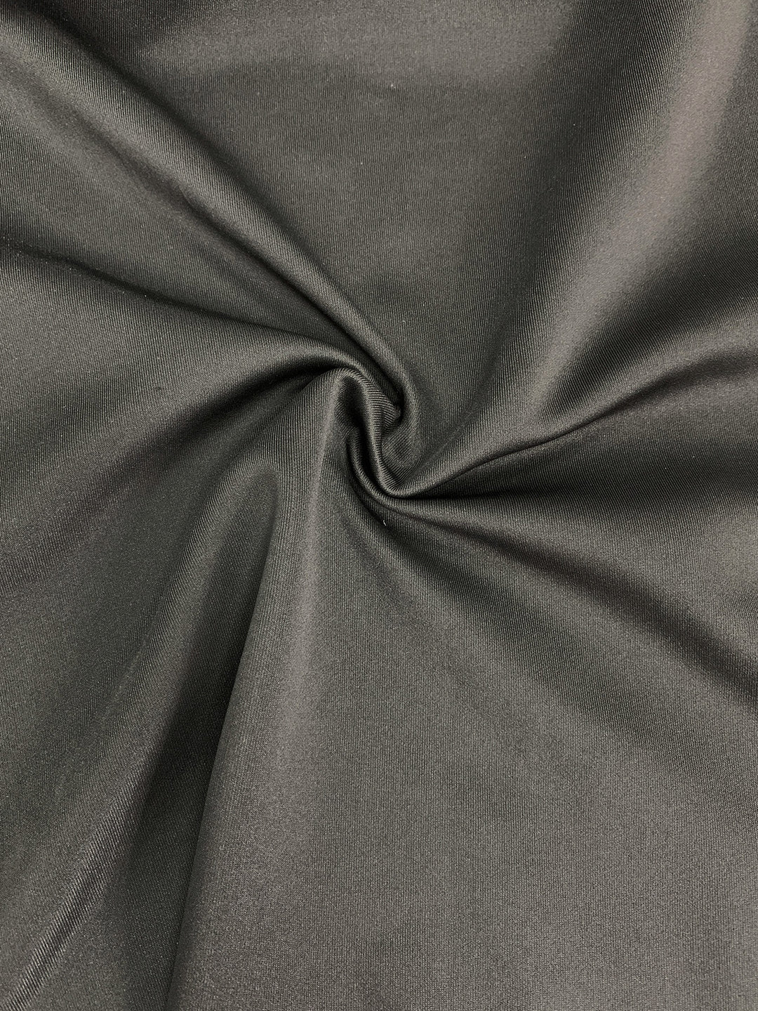 Plissiertes Oberteil mit ausgestellten Ärmeln und Maxirock-Set mit Taillengürtel – Rosiny 