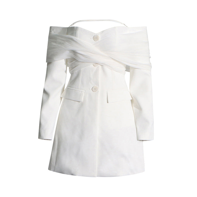 فستان بليزر قصير مكشوف الكتفين مع لفافة من التول – أورورا