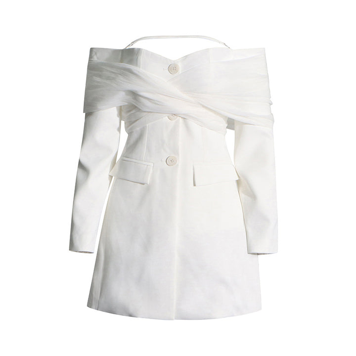 فستان بليزر قصير مكشوف الكتفين مع لفافة من التول – أورورا