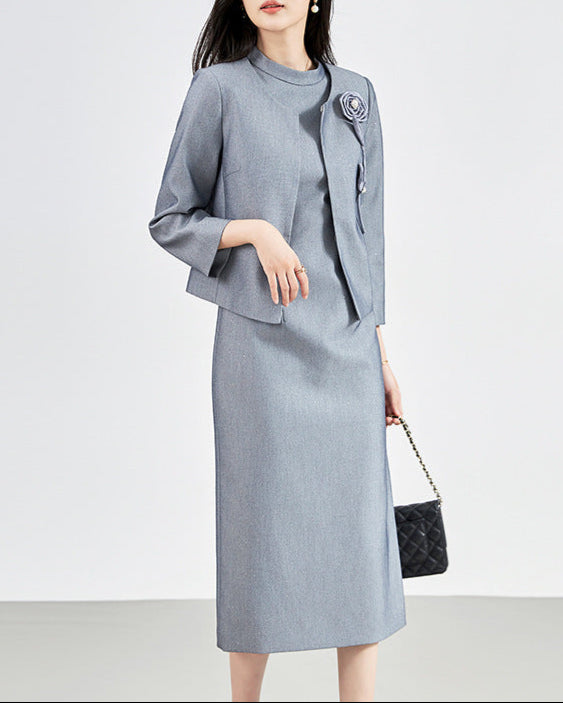 robe midi à manches courtes avec des appliqués floraux 3D - BLOOMIQ 