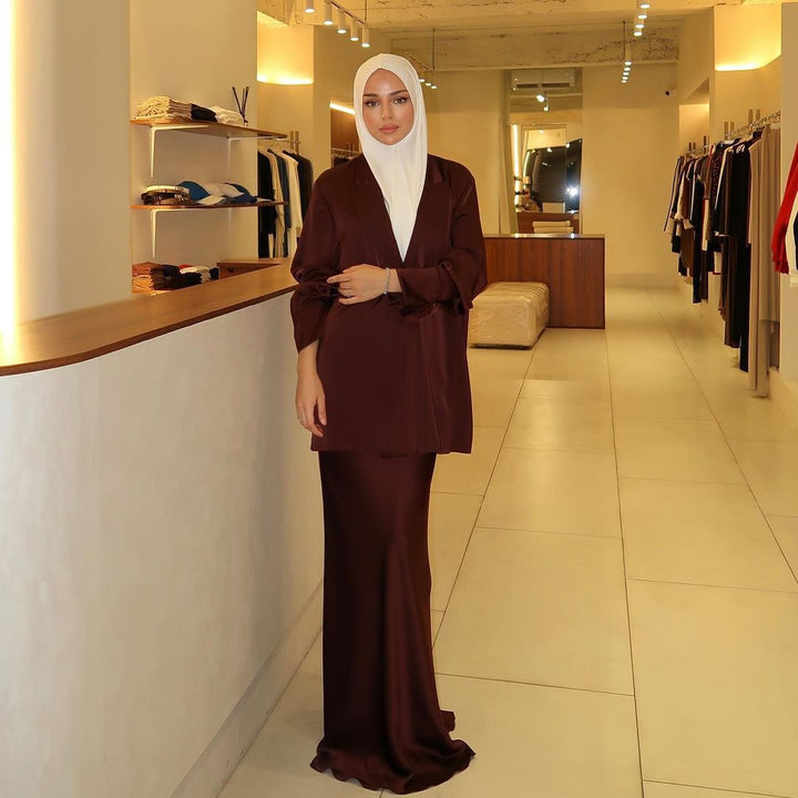 طقم بليزر ساتان وبنطال واسع الساقين – أوليفيا