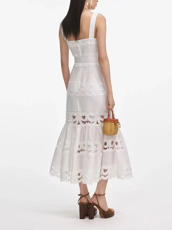 فستان ميدي بدون أكمام مع جزء من الدانتيل وحزام على الخصر – سيليتردو