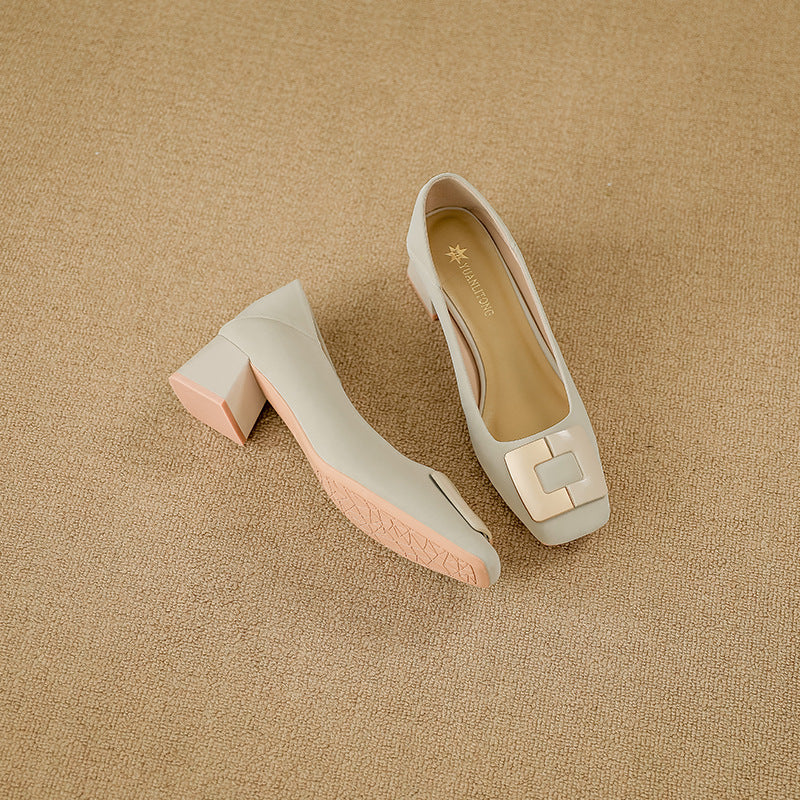 block heel pumps with square buckle detail – CLARATO