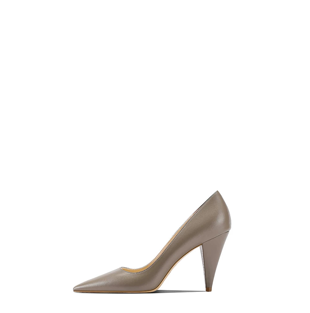 Black Pointed Toe Classic Pumps – VELMORA