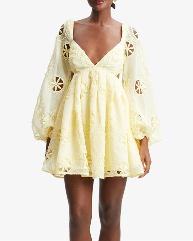 Plissiertes Oberteil mit ausgestellten Ärmeln und Maxirock-Set mit Taillengürtel – Rosiny 