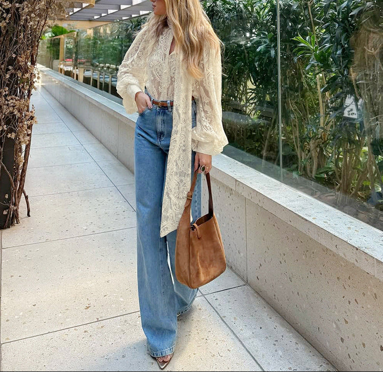 بدلة مصممة خصيصًا بأزرار ذهبية – مارون