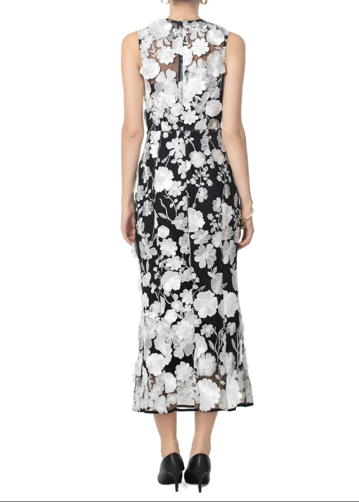 فستان دانتيل مزهر بدون أكمام مع قاعدة متباينة – إليسيا