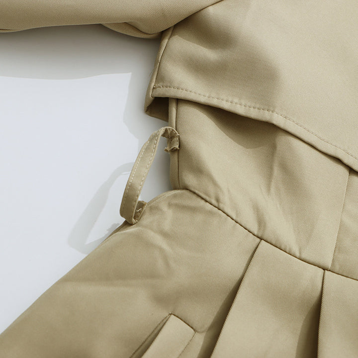 جمبسوت قصير بتصميم معطف واقٍ مزود بحزام وتفاصيل أزرار غير متماثلة - كايلا