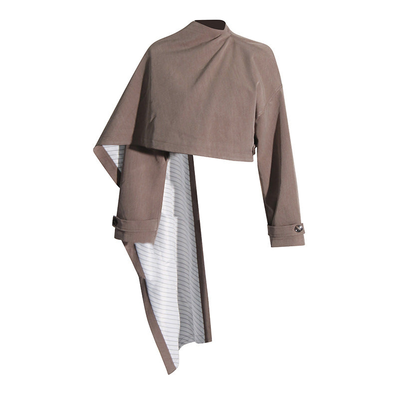 بدلة مصممة خصيصًا بأزرار ذهبية – مارون