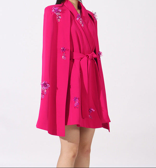 سترة مصممة خصيصًا مع طبقة من فيونكة منظمة – فيونا