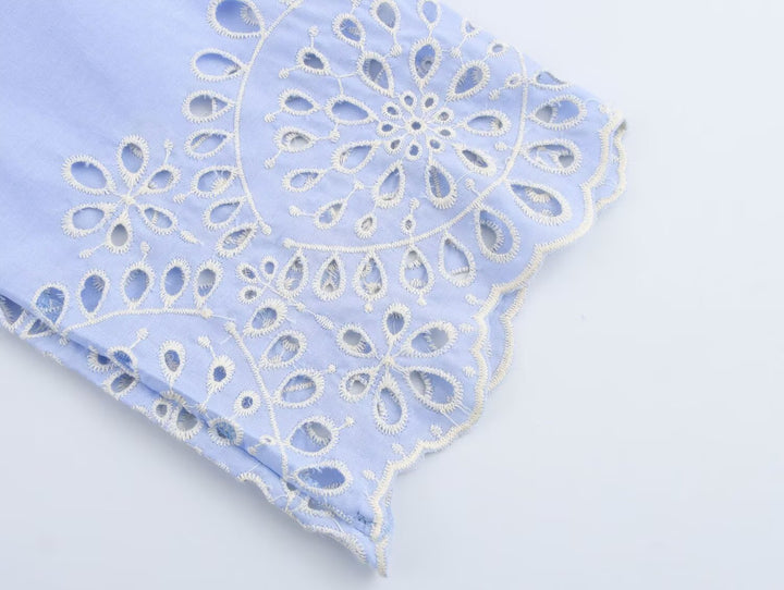 بدلة مصممة خصيصًا بأزرار ذهبية – مارون