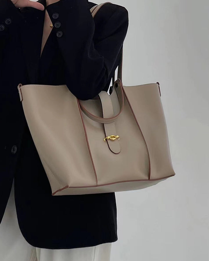 编织藤条手提包，配有双层皮革手柄 – LÉONIE 