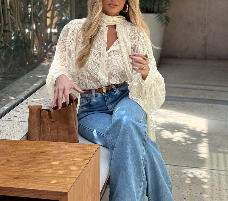 بدلة مصممة خصيصًا بأزرار ذهبية – مارون