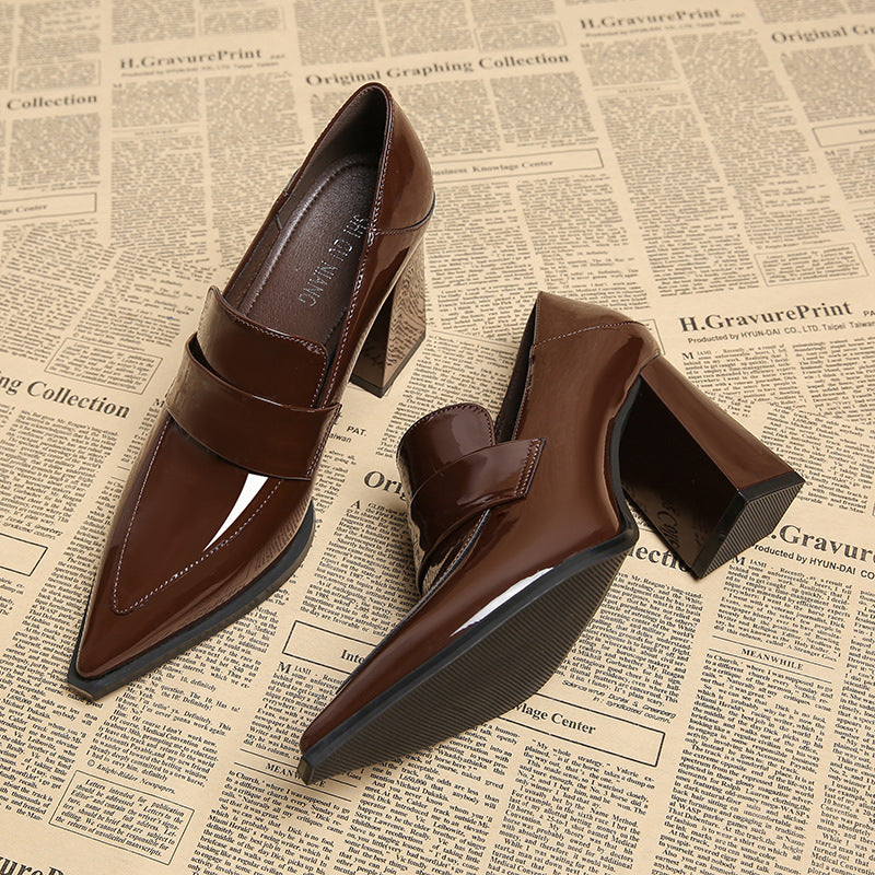 حذاء بكعب سميك مدبب وحزام لامع - سيينارتي