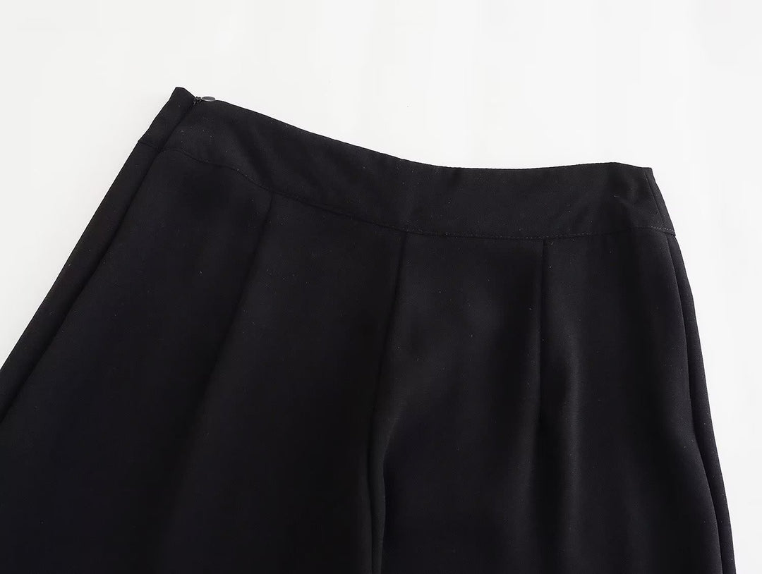 بدلة مصممة خصيصًا بأزرار ذهبية – مارون