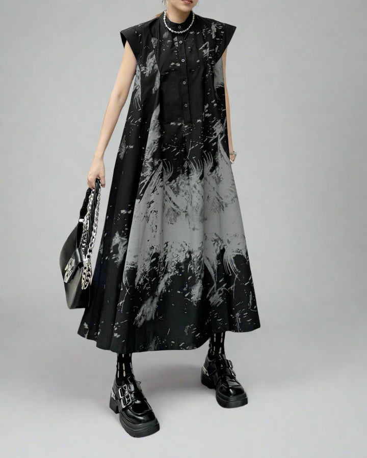 sleeveless flared dress with abstract monochrome print - ARYASU