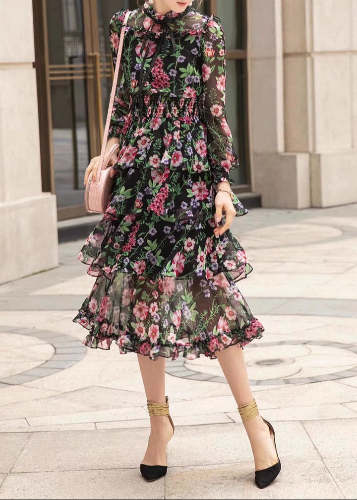 فستان شيفون متوسط ​​الطول بطبعة زهور وفتحة رقبة مزينة بفيونكة – فلورا