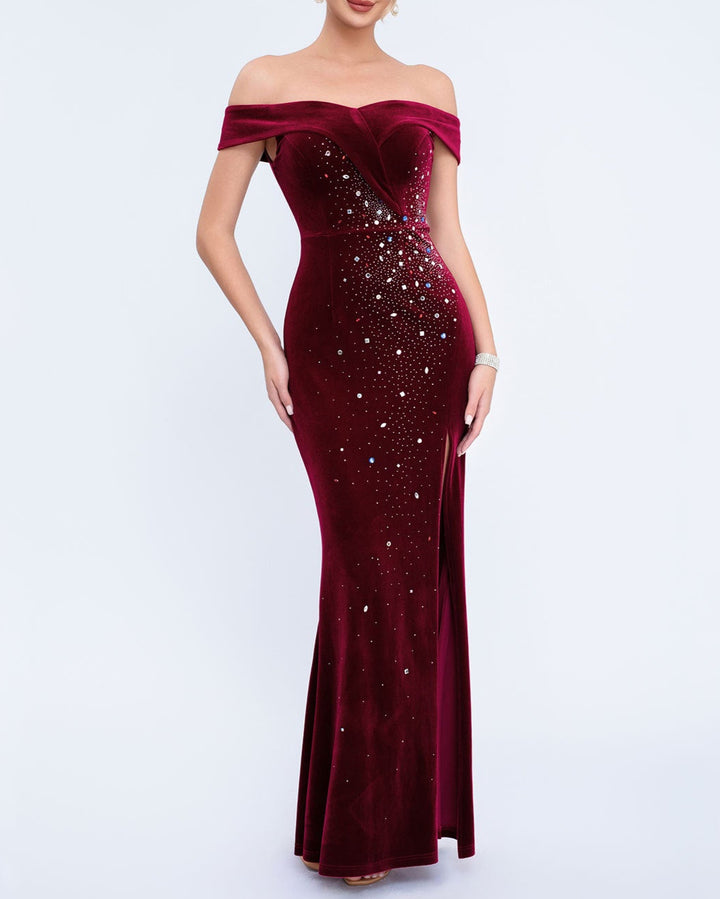فستان مكشوف الكتفين مزين بالكريستال – ستيلازيا