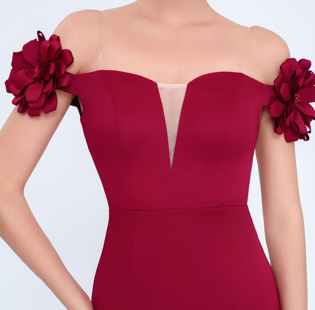 فستان عمودي مكشوف الكتفين بأكمام مزهرة وشق أمامي – أماراكسيا