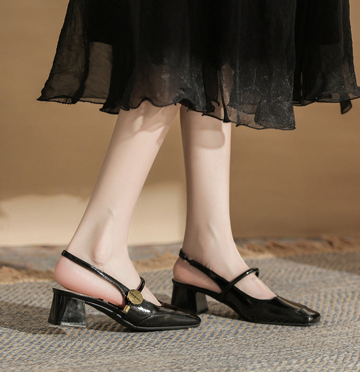 حذاء بكعب سميك مفتوح من الخلف مع حزام معدني بأزرار – أوريليادوي