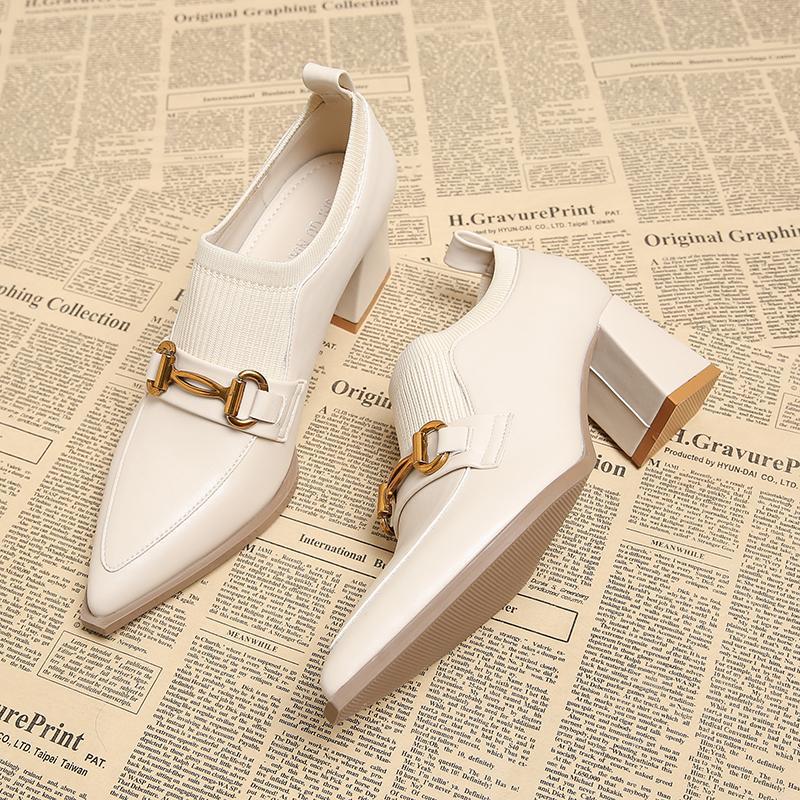 حذاء بكعب سميك مدبب مع مشبك معدني – سييناتري