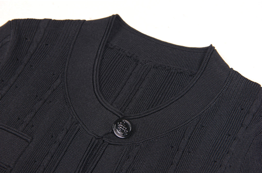 فستان ميدي بأكمام قصيرة وأزرار أمامية – سيلينيكا