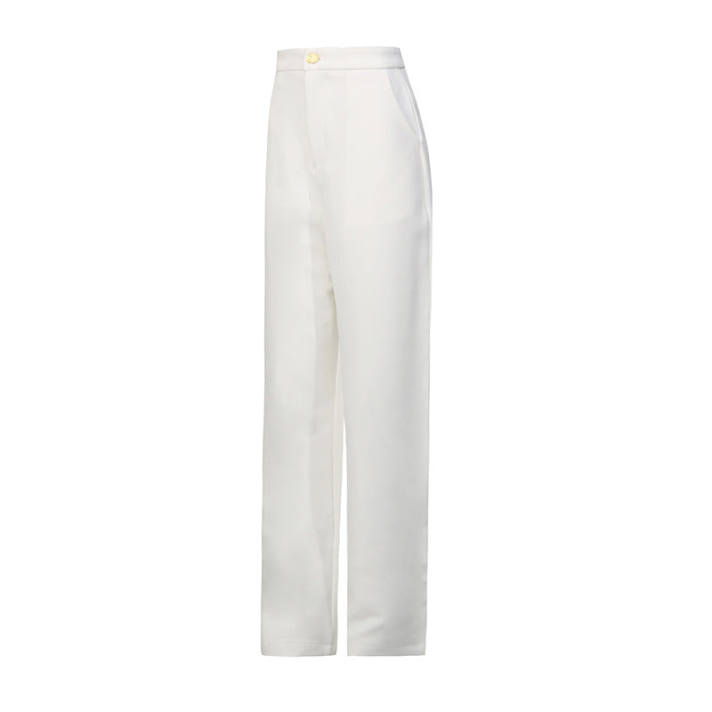 بدلة مصممة خصيصًا بأزرار ذهبية – مارون