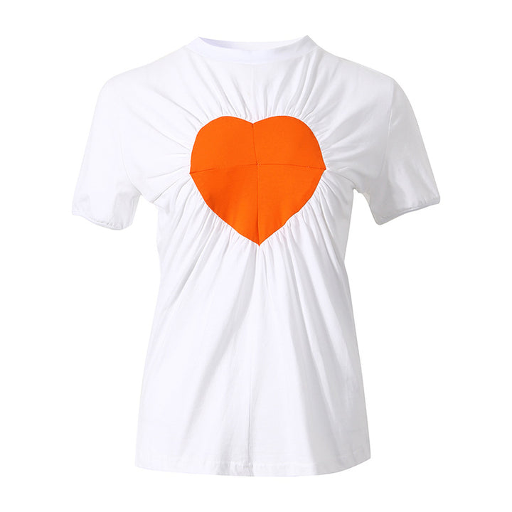 short-sleeve ruched T-shirt with heart patch & belted bib shorts - AMORKA