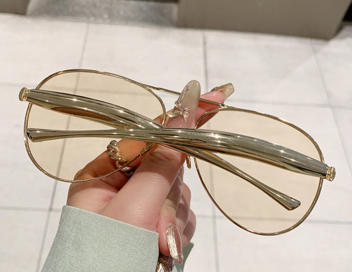 双层纹理圈式耳环，带有雕刻细节 – Akoma 