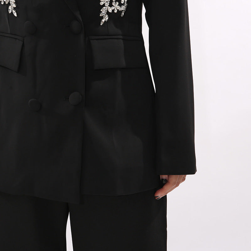 بليزر مزدوج الصدر بتطريز زهري أبيض - روزلين