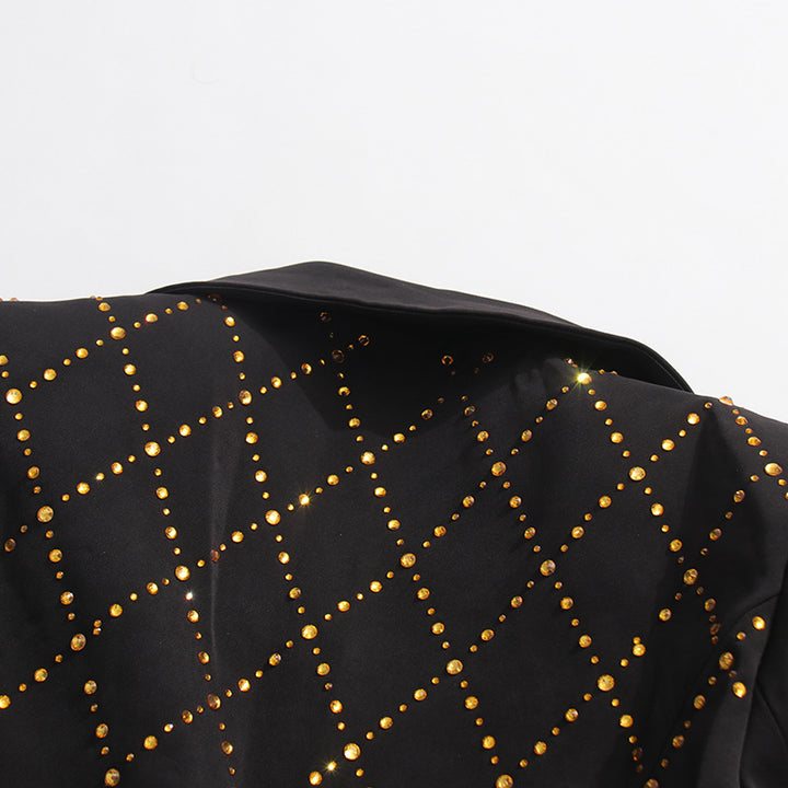 بليزر ملفوف مرصع بأحجار الراين مع ياقة من الساتان - ديلورا