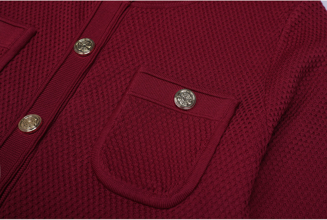 فستان محبوك بأكمام طويلة وأزرار أمامية – إلارا