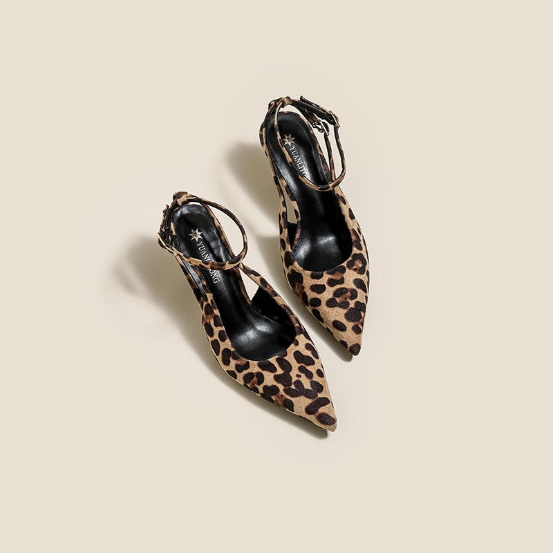 حذاء بكعب مدبب بطبعة جلد النمر مع رباط حول الكاحل – زارالي