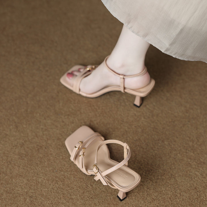 صندل ذو مقدمة مربعة وأشرطة مع إبزيم - نايارتو