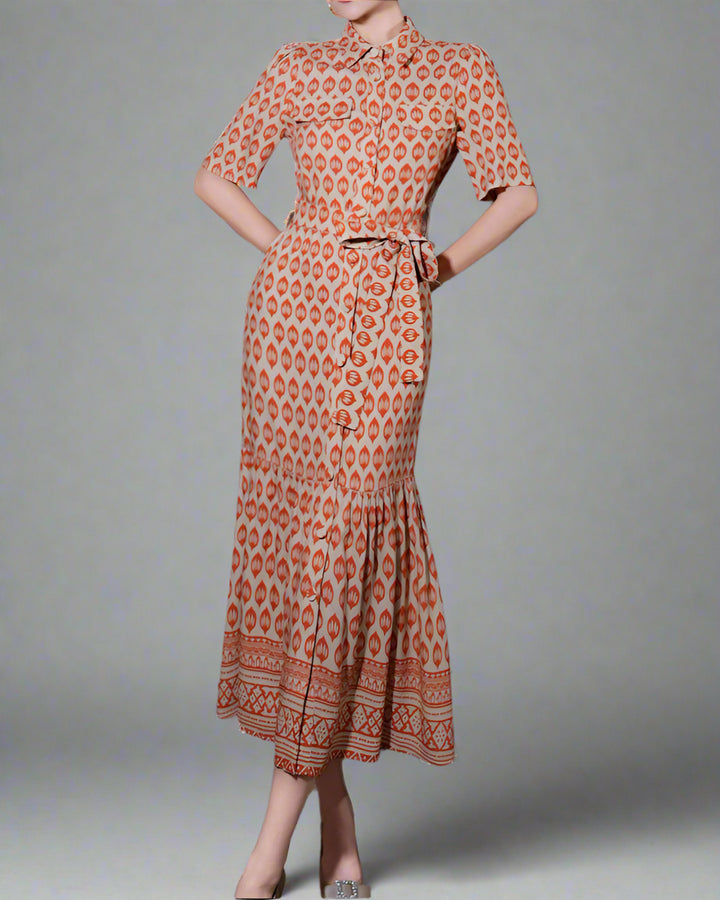 korte mouw midi jurk met 3D bloemenapplicaties - BLOOMIQ 