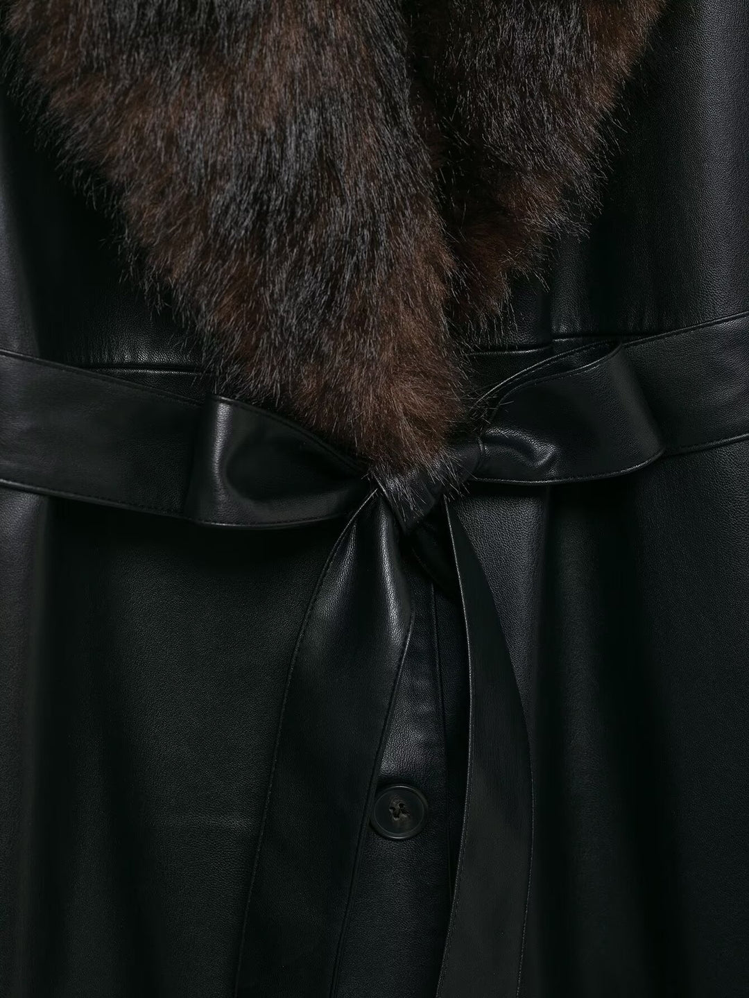 معطف طويل من الجلد الصناعي بياقة من الفرو - إيمان