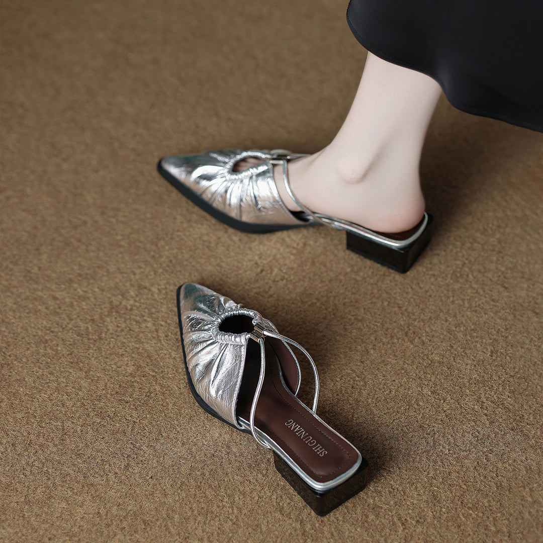 حذاء ميول مدبب بتفاصيل مجعدة وأشرطة مزدوجة – أوروراندا