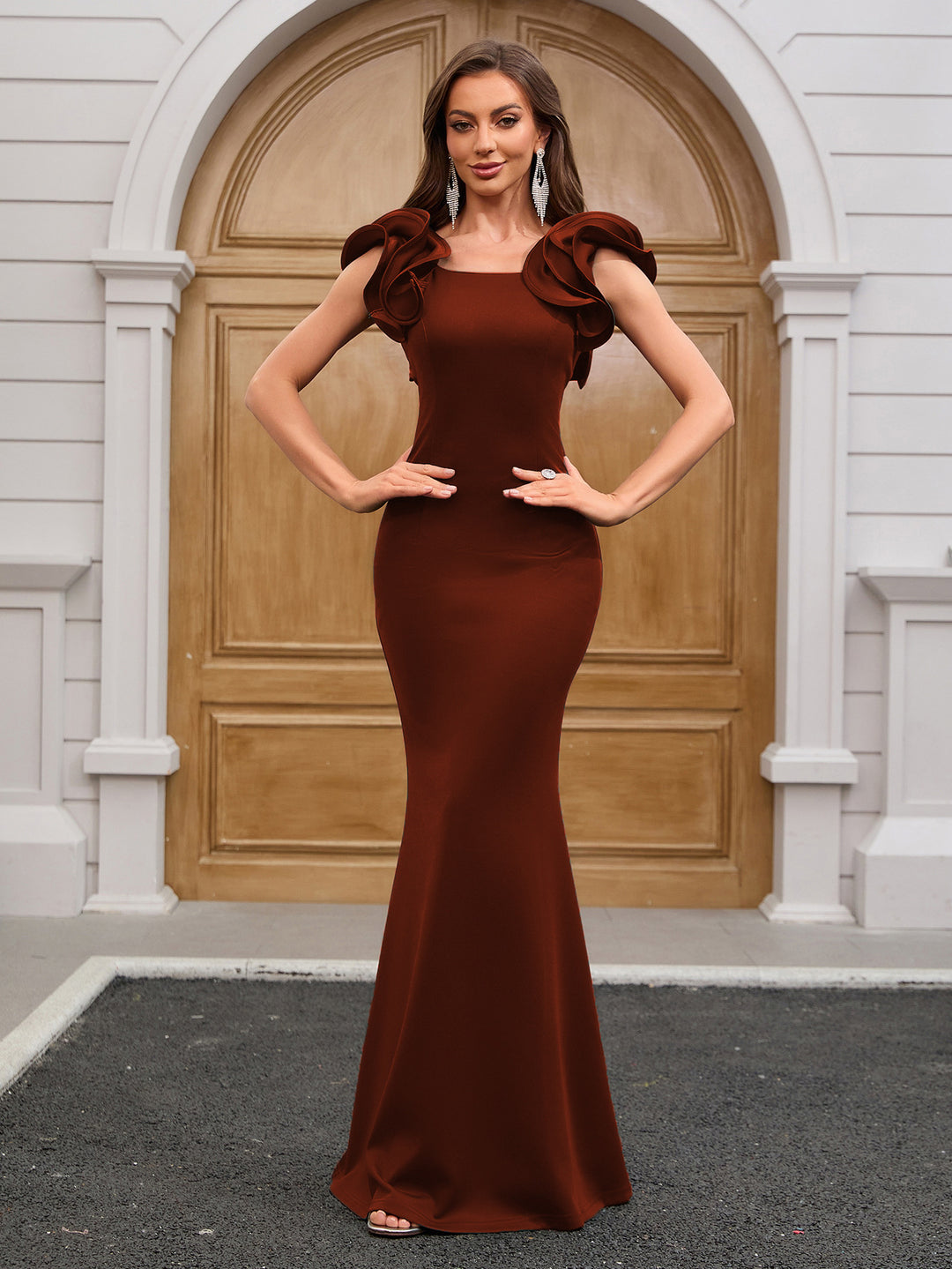 فستان حورية البحر بدون أكمام مع أكتاف مكشكشة منحوتة – ميرابيتي