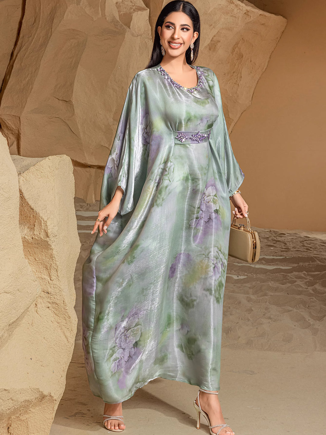 costume évasé sur mesure avec manches bouffantes en satin – VALENCIA 