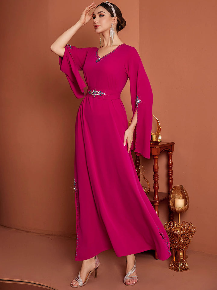 فستان بأكمام واسعة وخصر مرصع بالجواهر - أميرزا