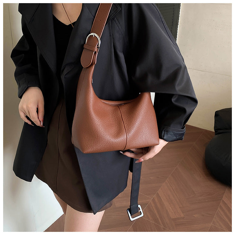 geweven rieten draagtas met dubbele leren handvatten – LÉONIE 