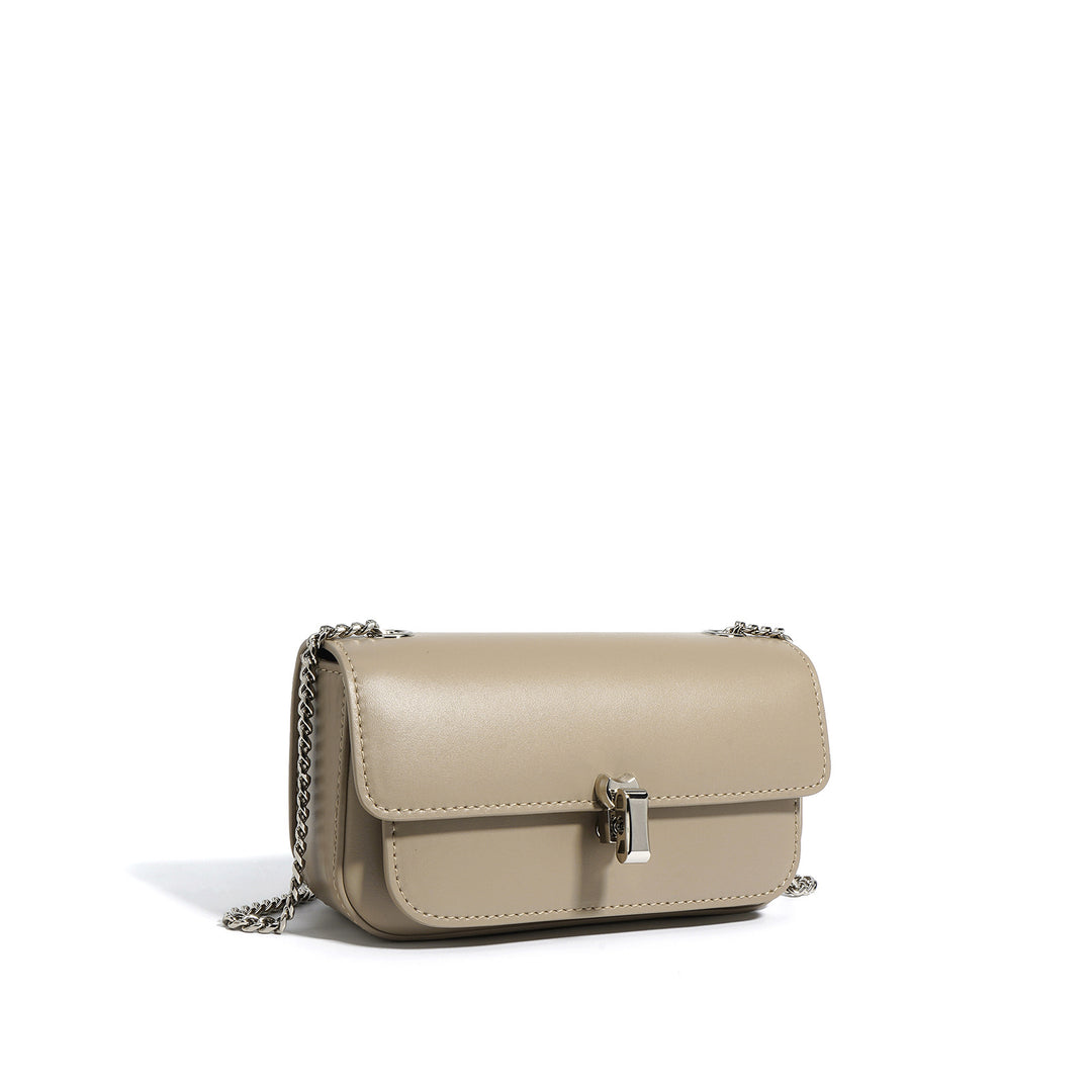 编织藤条手提包，配有双层皮革手柄 – LÉONIE 