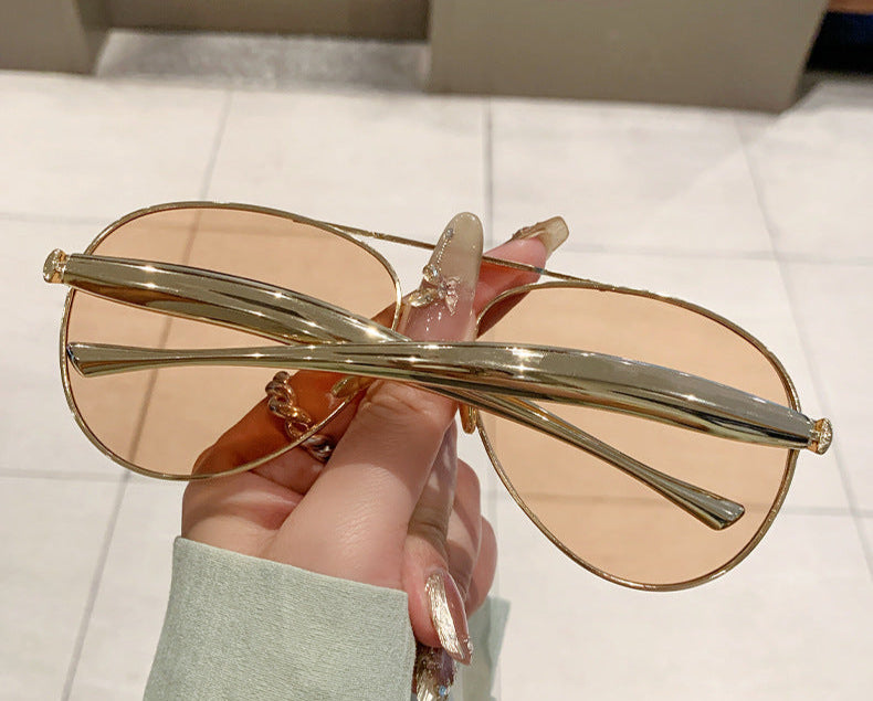 双层纹理圈式耳环，带有雕刻细节 – Akoma 