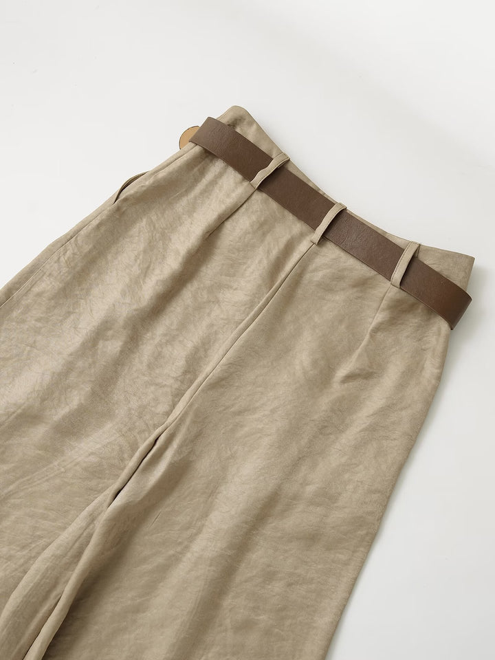 بدلة مصممة خصيصًا بأزرار ذهبية – مارون